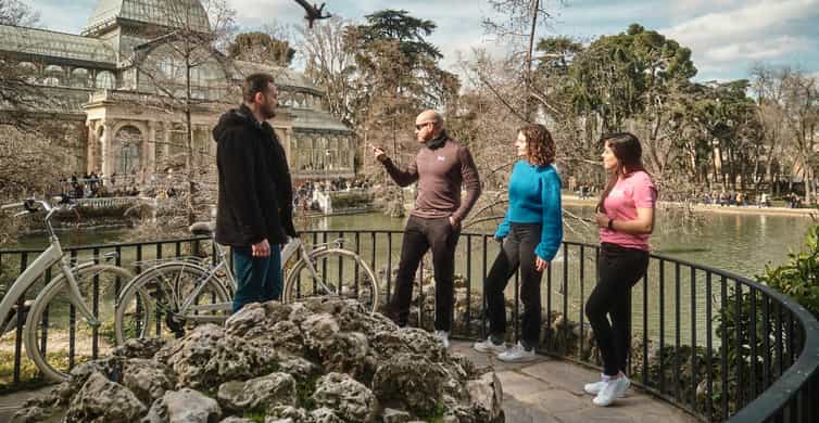 Madrid: City Highlights Guided Vintage Bike Tour photo 7