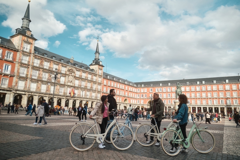 Madrid: Geführte historische Vintage FahrradtourGeführte Tour auf einem Vintage-Bike