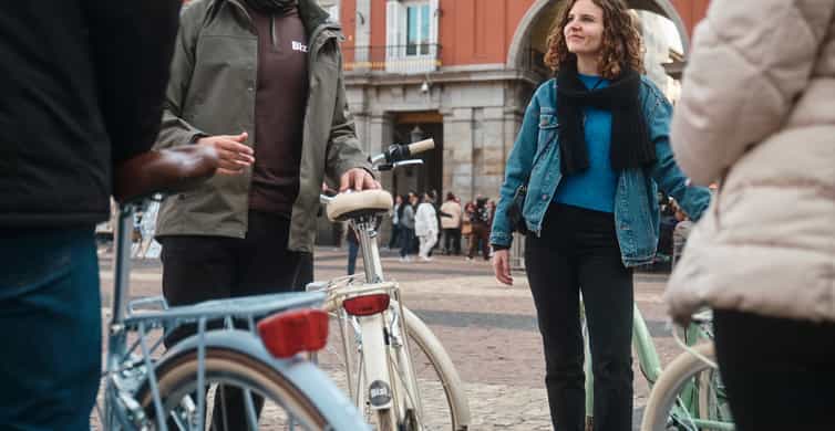 Madrid: City Highlights Guided Vintage Bike Tour photo 6