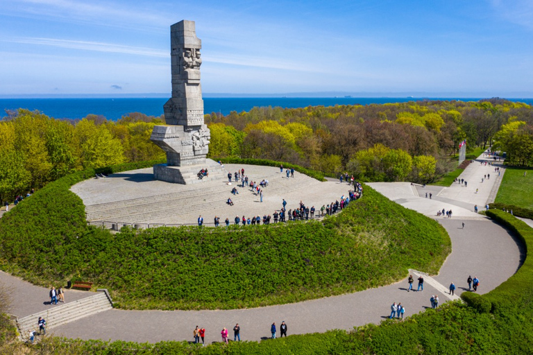 Gdańsk: Zamek w Malborku i wycieczka po Westerplatte z lokalnym lunchemZamek w Malborku: wycieczka z tradycyjnym lunchem