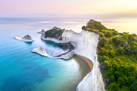 Corfu: Excursão guiada a Paleokastritsa e à cidade de Corfuexcursão em grupo