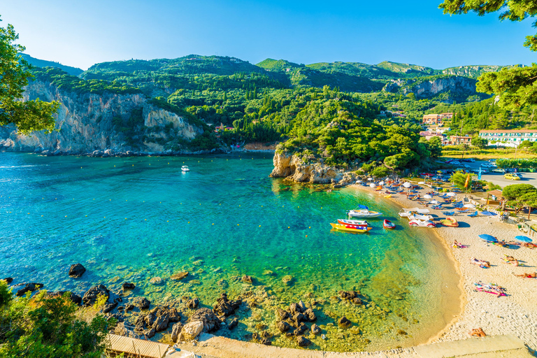 Corfu: Excursão guiada a Paleokastritsa e à cidade de Corfuexcursão em grupo