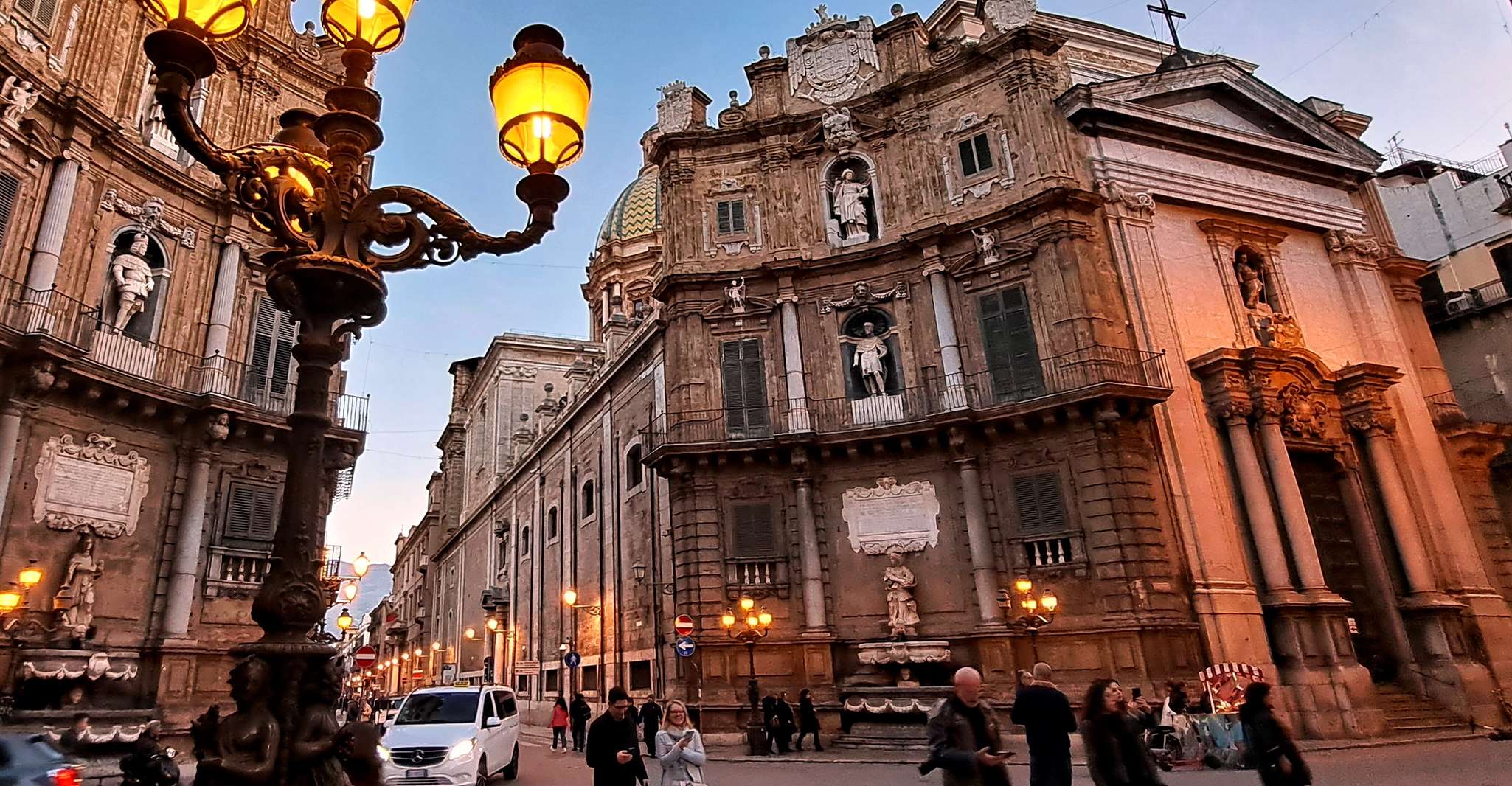 بـالـرْنـرْمَرْسِرْسِرَةً، مُنْطَرِسَةً - Hizvo