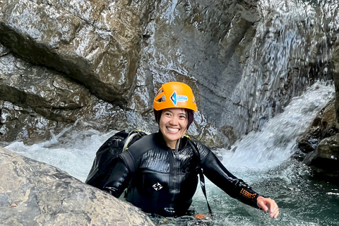 Banff: Excursão de meio dia para Canyoning para iniciantes