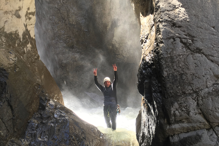 Banff: tour di mezza giornata di canyoning per principianti