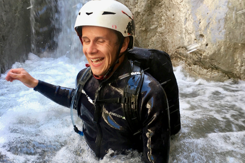 Banff: tour di mezza giornata di canyoning per principianti