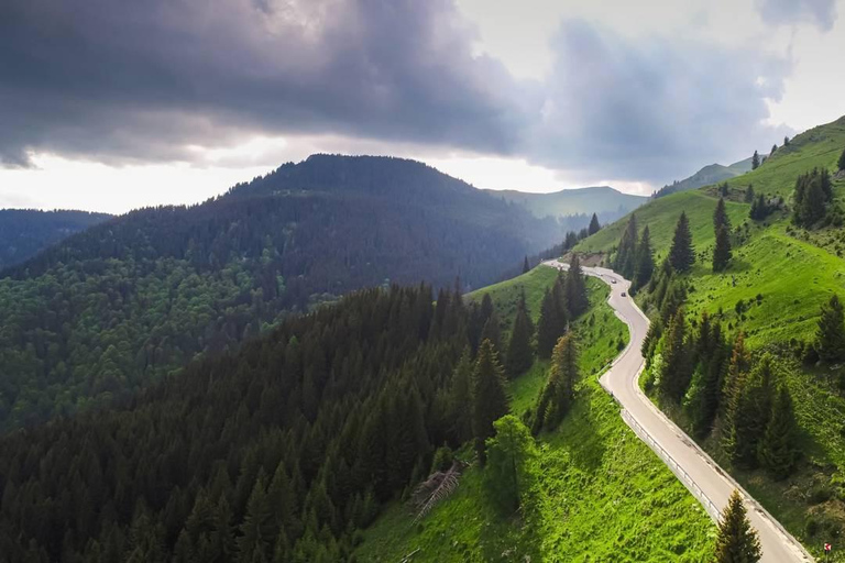Brașov/Bucharest: Peles Castle, Bolboci Lake& Ialomitei Cave Ialomitei Cave&Bolboci Lake, Peles Castle, Monastery Sinaia