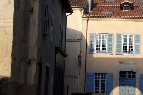 Exploring the Village of Cluny: A Self-Guided Audio Tour