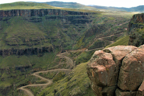 Lesotho: Tagestour zum Sani Pass mit Dorfbesuch und MittagessenLesotho: Tagesausflug zum Sani Pass mit Dorfbesuch und Mittagessen