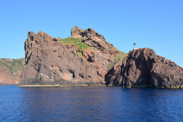 Cargèse: Passeio de barco por Scandola e Piana com parada em Girolata