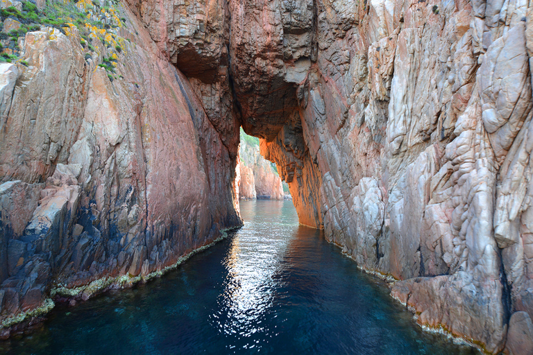 Cargèse: Scandola and Piana Boat Tour with Stop at Girolata