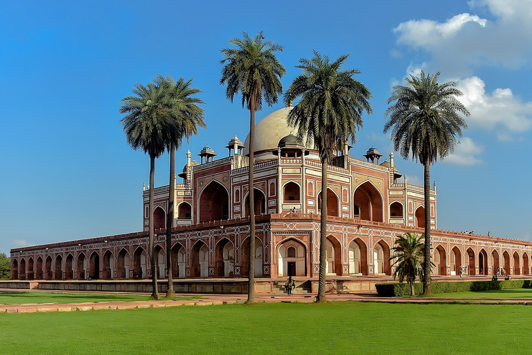 Delhi to Agra, Jaipur and Udaipur - 6 Days Guided Tour Tour with 4 Star Hotel Accommodation