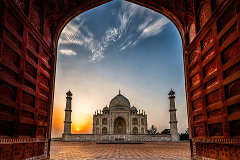 Delhi to Agra, Jaipur and Udaipur - 6 Days Guided Tour Tour with 4 Star Hotel Accommodation