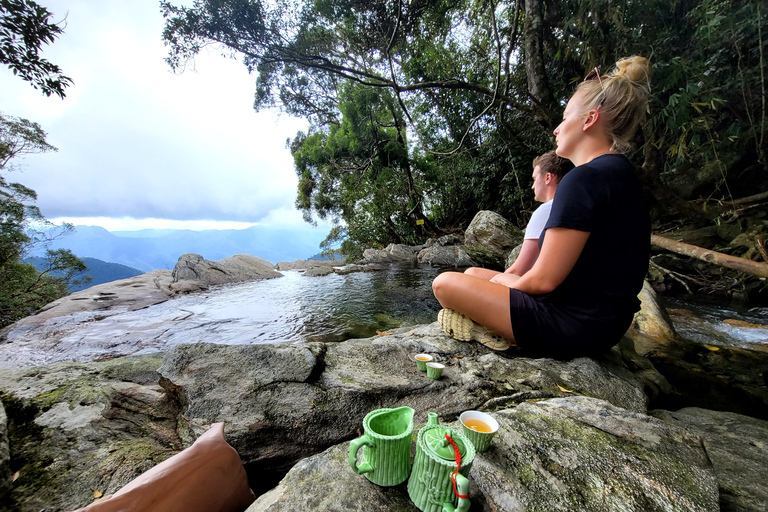 Vandring från Da Nang/Hoi An till Hue via Bach Ma National ParkFrån Da Nang/Hoi An: Vandring och picknick i Bach Ma nationalpark