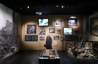 Caen, entrada al Museo Memorial - Hizvo