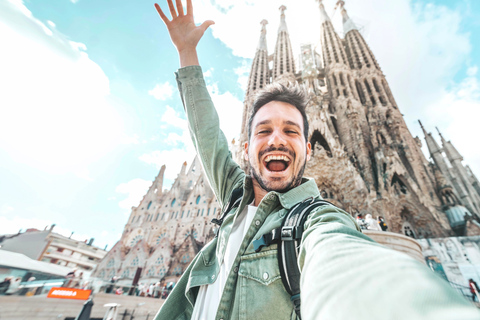 Barcelona: Sagrada Familia Tour met optie voor toegang tot de torenRondleiding zonder toegang tot de toren