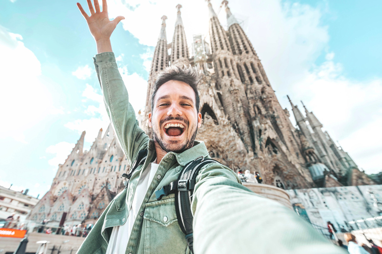 Barcelona: Sagrada Familia Tour met optie voor toegang tot de torenRondleiding zonder toegang tot de toren