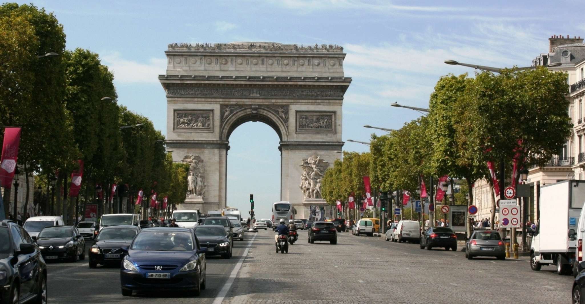Paris , Halbtages-Individualisierbare private Tour mit dem Auto - Hizvo