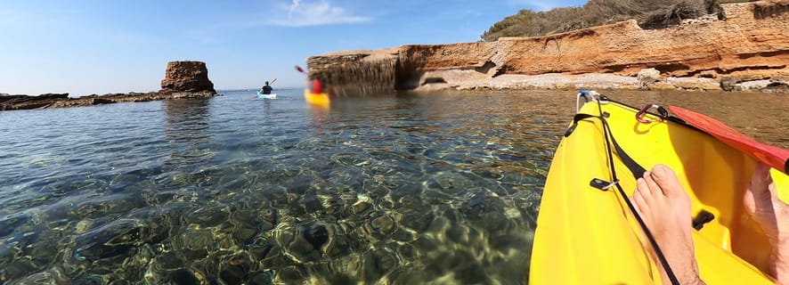 Hidden Coves Discovery: Kayaking Guided Route to Aucanada Island