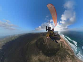 Algarve Coast: Paragliding Experience
