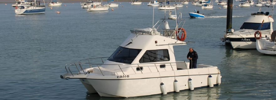 Cadix : Location privée d'un catamaran de 2 heures avec capitaine personnel