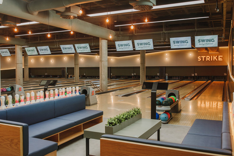 Maspalomas: Bowling Session Entry Ticket at Holiday WorldGame for 6 persons