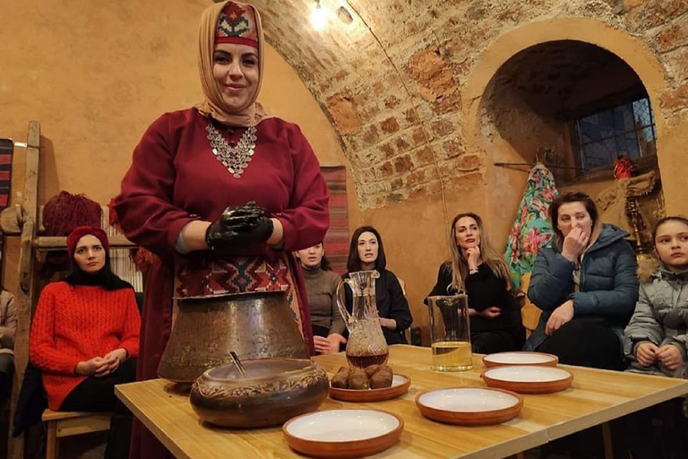 Jerevan: Traditionell armenisk matlagning privat matlagningskursUtforska traditionella armeniska rätter: Privat mästarklass