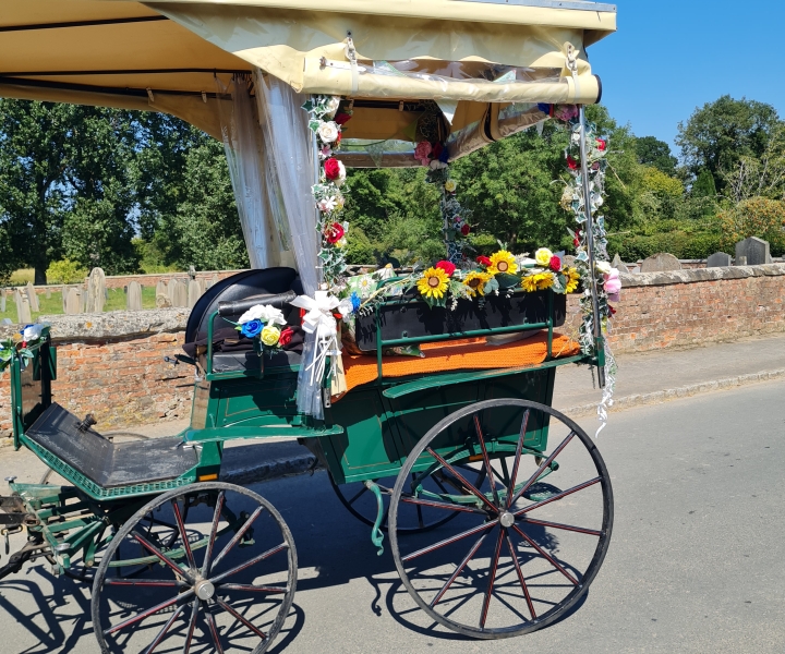 York: Private Horse-Drawn Carriage Ride and Afternoon Tea