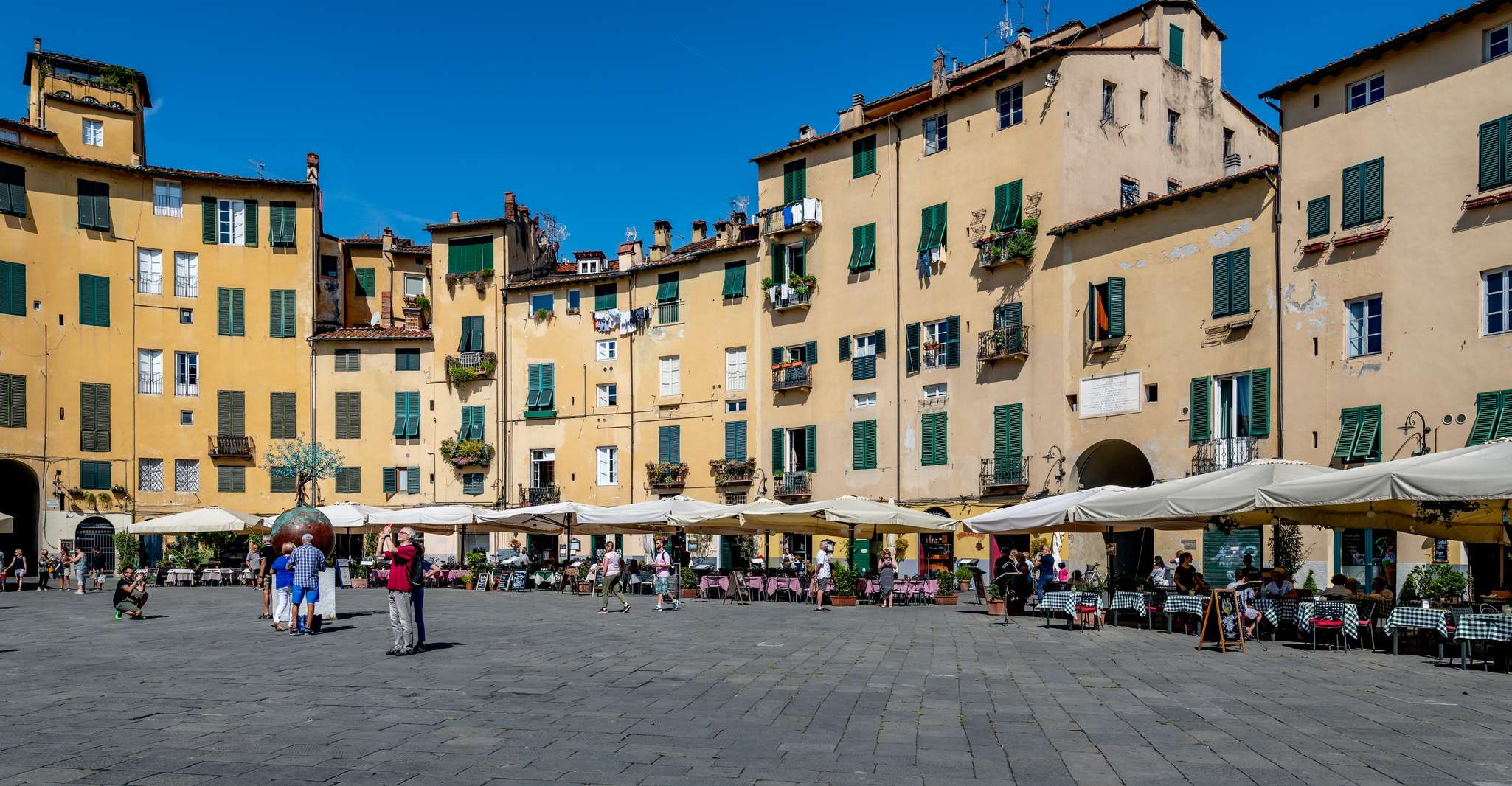 Lucca, geführte kleine Gruppe Highlights Walking Tour - Hizvo