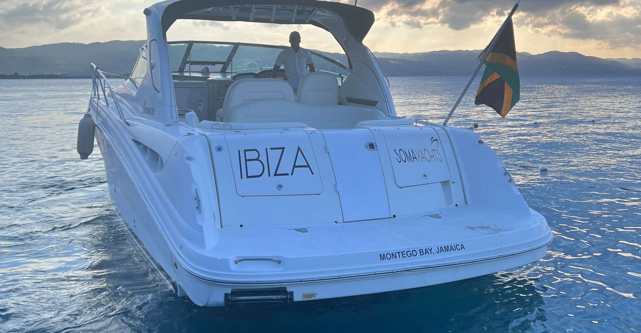Montego Körfezi, Özel Yat Deneyimi w/Snorkeling & Öğle Yemeği - Hizvo