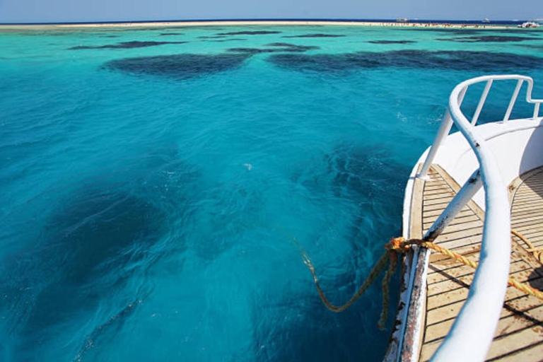 Au départ de Makadi : Orange Bay, plongée en apnée, bateau banane avec déjeunerAu départ de Makadi : Croisière en yacht de snorkeling à Orange Bay avec déjeuner