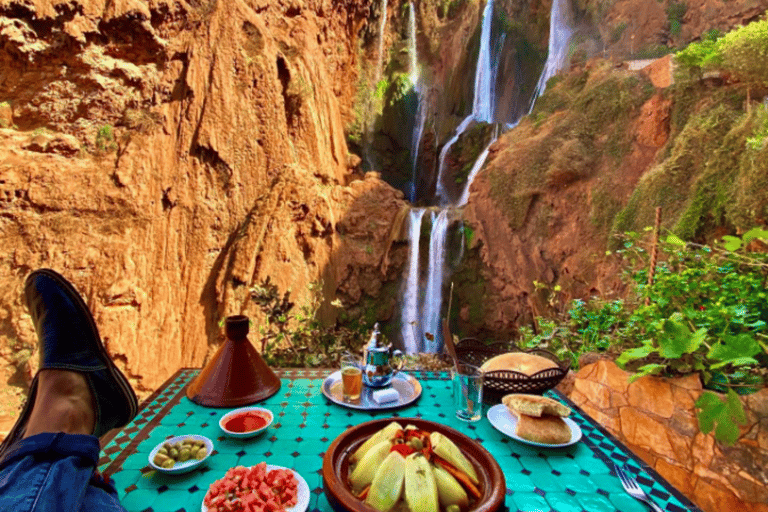 Vanuit Marrakech: Ouzoud watervallen met gids en boottocht