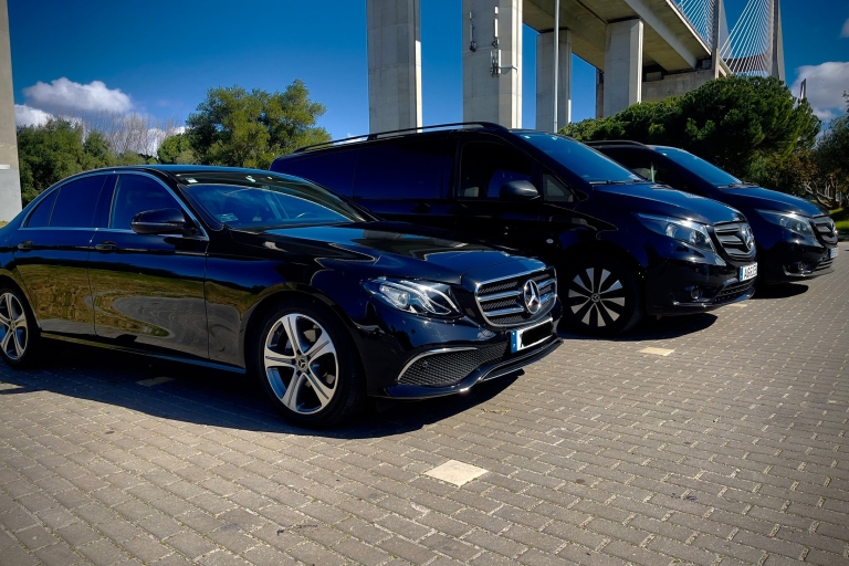 Transfert privé à Lisbonne en voiture ou fourgon Mercedes ExecutiveArrivée privée Mercedes E-Class (garantie)