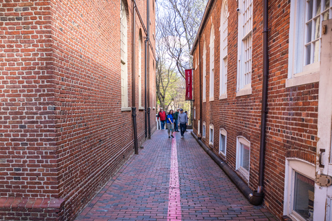 Boston: North End Food Experience with Pizza, Meats & Cheese Private Tour