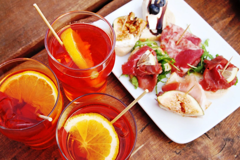 Milan: Private Guided Walking Tour with Snacks &amp; AperitifTour in English