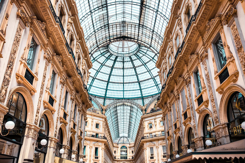 Milan: Private Guided Walking Tour with Snacks &amp; AperitifTour in English