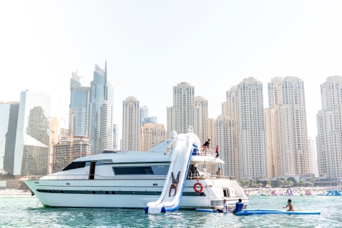 Dubaï : Promenade en yacht et toboggan, baignade et plongée avec masque et tuba avec déjeuner BBQ
