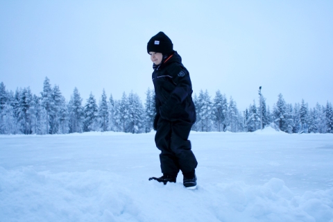 Levi: verhuur van winterkleding met snowboots en handschoenenLevi: verhuur van winterkleding voor een week