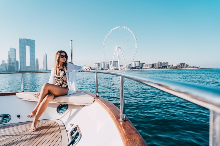 Dubaj: Jacht i zjeżdżalnia, pływanie i nurkowanie z lunchem z grillem