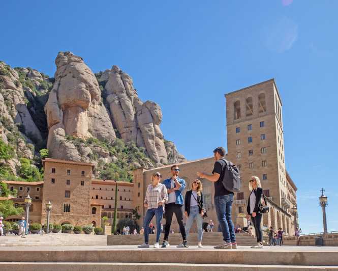 Barcelona: Excursión guiada de un día a Montserrat, Girona y Costa Brava
