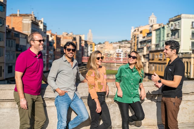 Barcelone : Excursion guidée d&#039;une journée à Montserrat, Gérone et Costa Brava