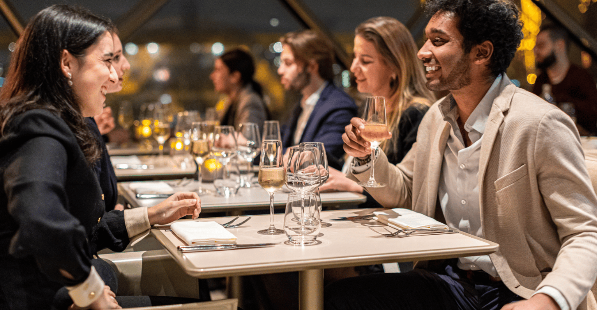 Parigi, cena raffinata di Madame Brasserie di Eiffel Tower - Housity