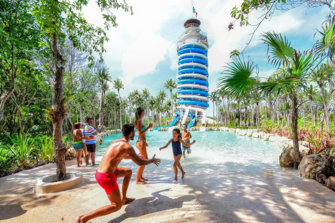 Inträde till Xel-Ha-parken med mat och fri bar ingårInträde till Xel-Ha-parken