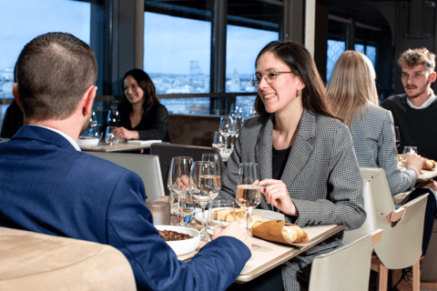 Parigi: Cena con drink alla Madame Brasserie della Torre Eiffel