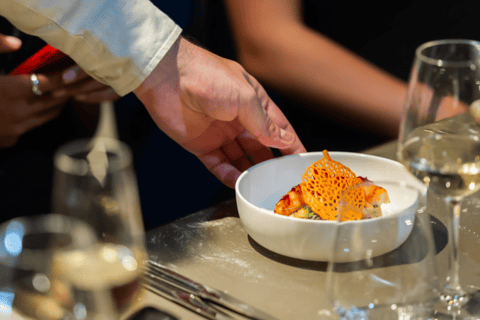 Paris, Paris: Eiffeltornets Madame Brasserie Middag med dryckGrande Dame Meny med dryck med utsikt över Seine