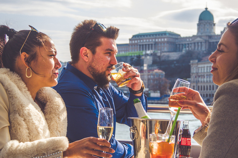 Boedapest: Rondvaart bij zonsondergang met 3 cocktailsDagcruise met 3 cocktails Wintereditie