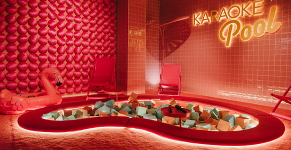 Maspalomas: Holiday World Themed Karaoke Room Rental