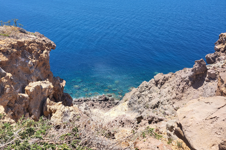 Santorini: dagtour op privé-eiland aanpasbaar