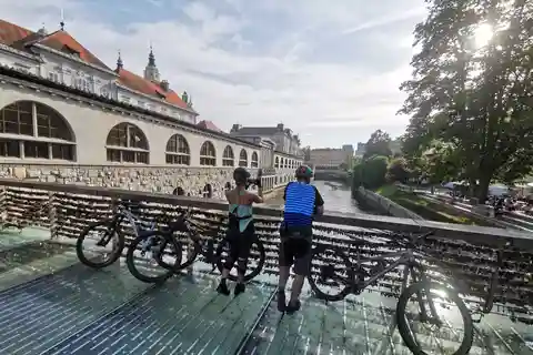 Ljubljana: Stadtzentrum und Golovec Trails Mountainbike Tour