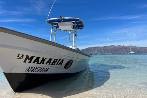 Loreto: Wycieczka łodzią motorową z pływaniem, nurkowaniem i piknikiemLoreto: Wycieczka łodzią motorową po plaży - nurkowanie, pływanie i piknik